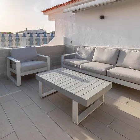 2 Bedroom Luxury With Sea View In Cristianos *