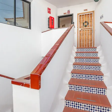 2 Bedroom Luxury With Sea View In Cristianos *