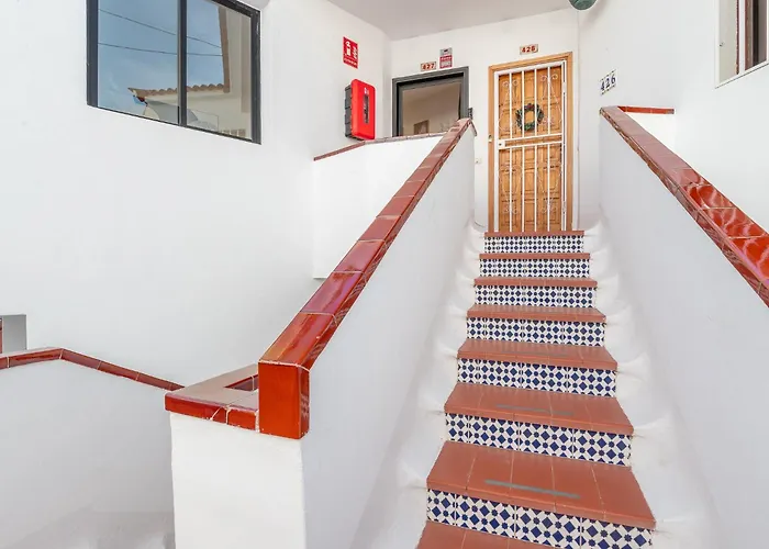 2 Bedroom Luxury With Sea View In Cristianos *