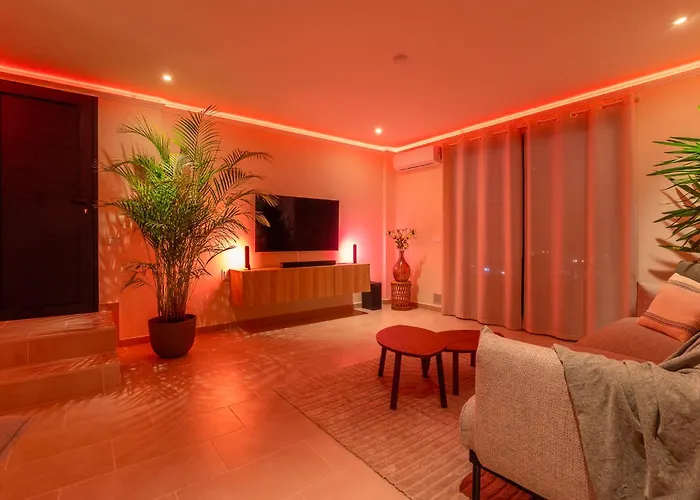 2 Bedroom Luxury With Sea View In Cristianos Appartamento