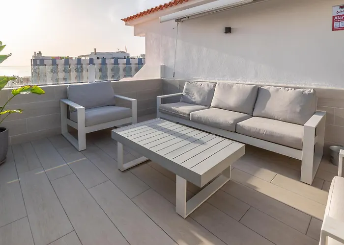 2 Bedroom Luxury With Sea View In Cristianos *