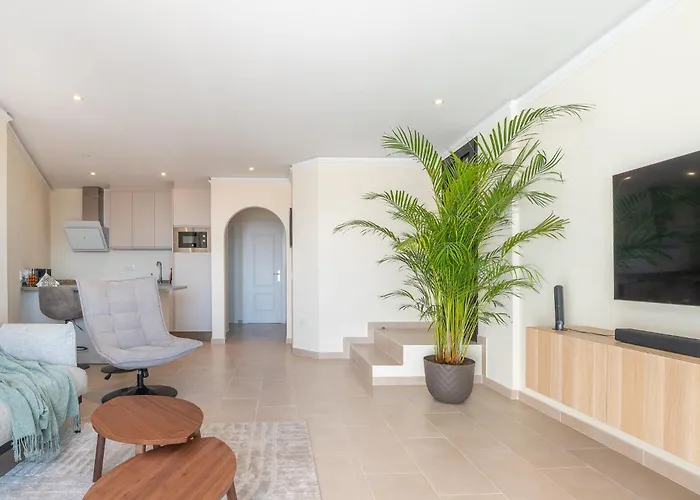 Appartamento 2 Bedroom Luxury With Sea View In Cristianos Los Cristianos (Tenerife)