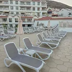 2 Bedroom Luxury With Sea View In Cristianos Διαμέρισμα Los Cristianos (Tenerife)